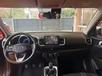 Hyundai Venue — foto 8 de 9