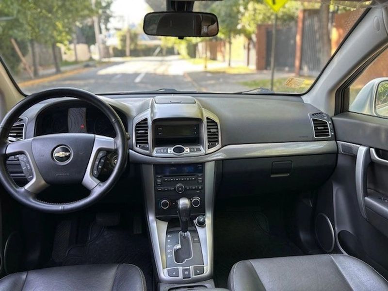 Chevrolet Captiva — foto 15 de 25