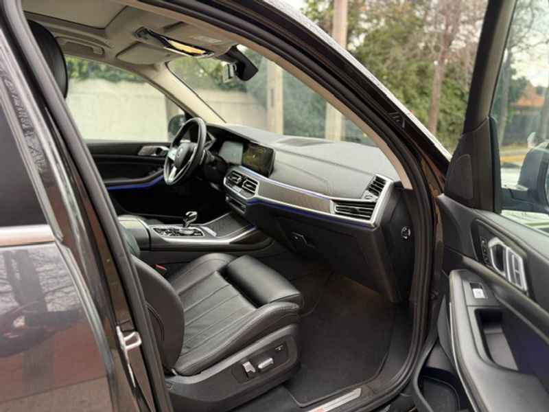 BMW X7 — foto 18 de 28