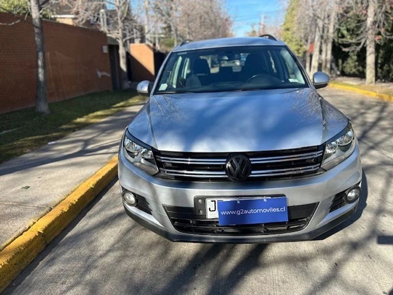 Volkswagen Tiguan — foto 9 de 23