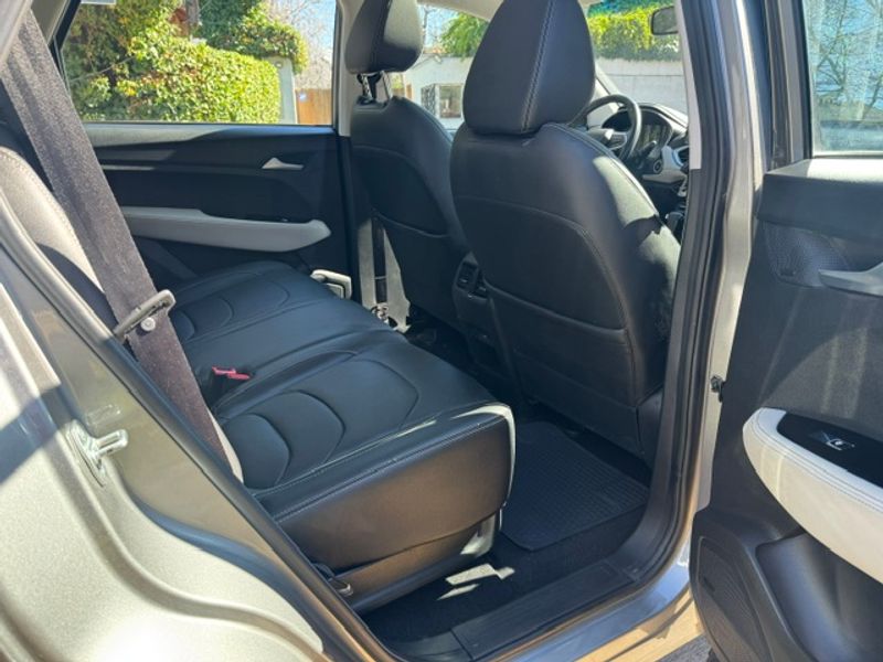 Chevrolet Captiva — foto 21 de 28