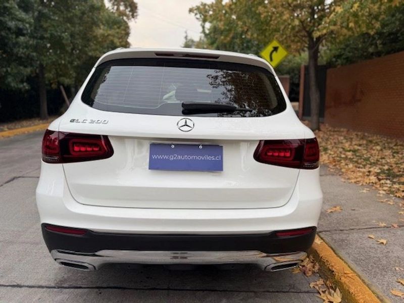 Mercedes-Benz Glc200 — foto 7 de 22