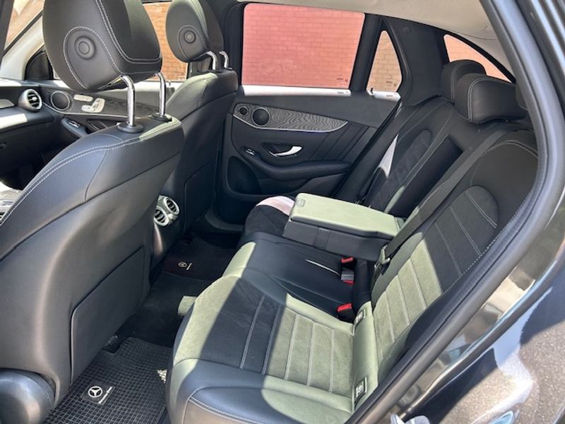 Mercedes-Benz Glc — foto 18 de 22