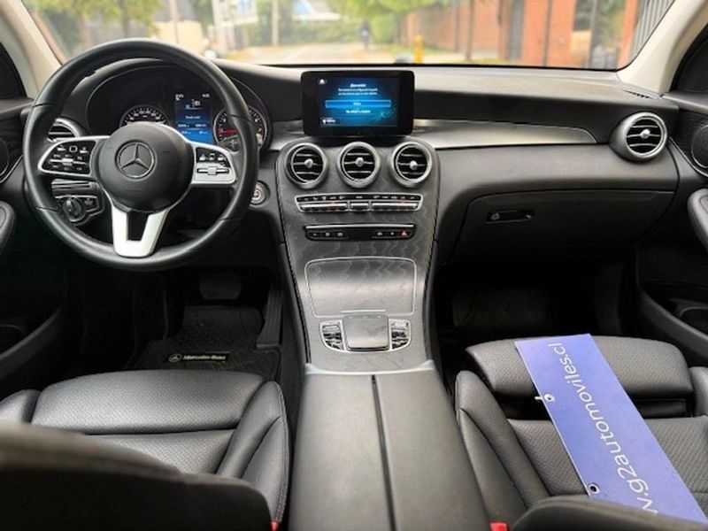 Mercedes-Benz Glc200 — foto 18 de 22