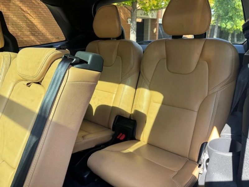 Volvo Xc90 — foto 20 de 25