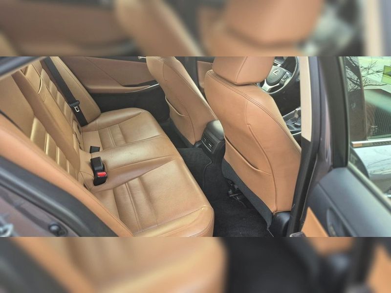 Lexus Is350 — foto 10 de 25