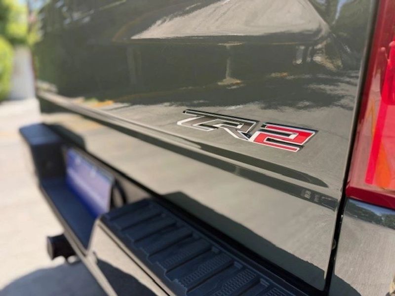 Chevrolet Silverado — foto 14 de 29