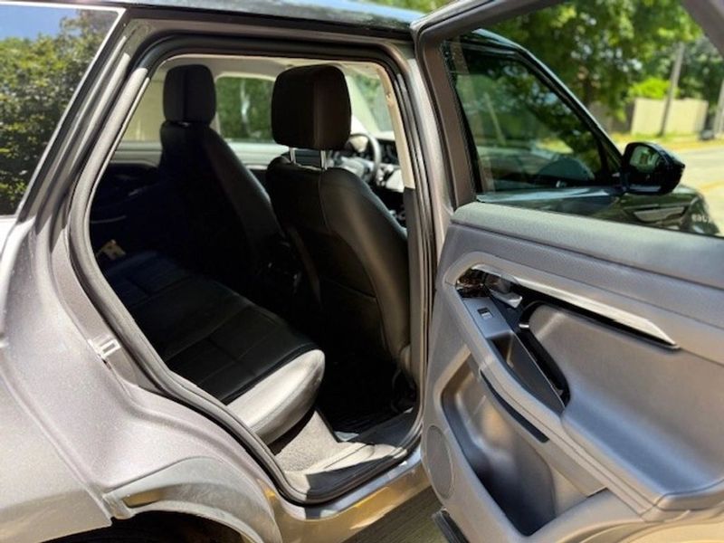 Land Rover Evoque — foto 15 de 21