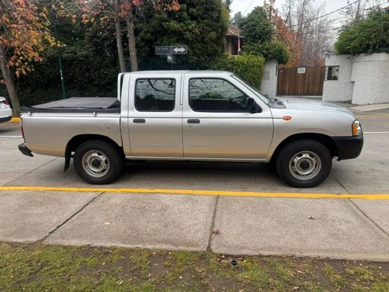 Nissan Terrano — foto 4 de 19