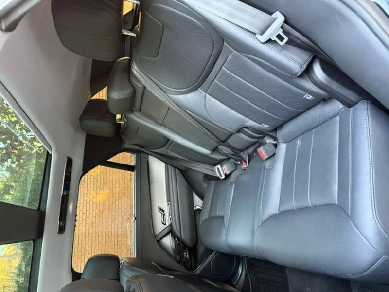 Land Rover Range Rover — foto 24 de 29