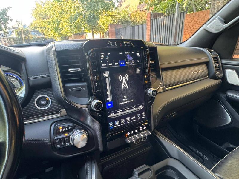 RAM 1500 — foto 22 de 26