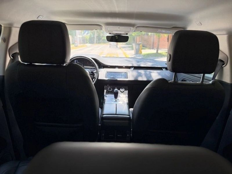 Land Rover Evoque — foto 13 de 21