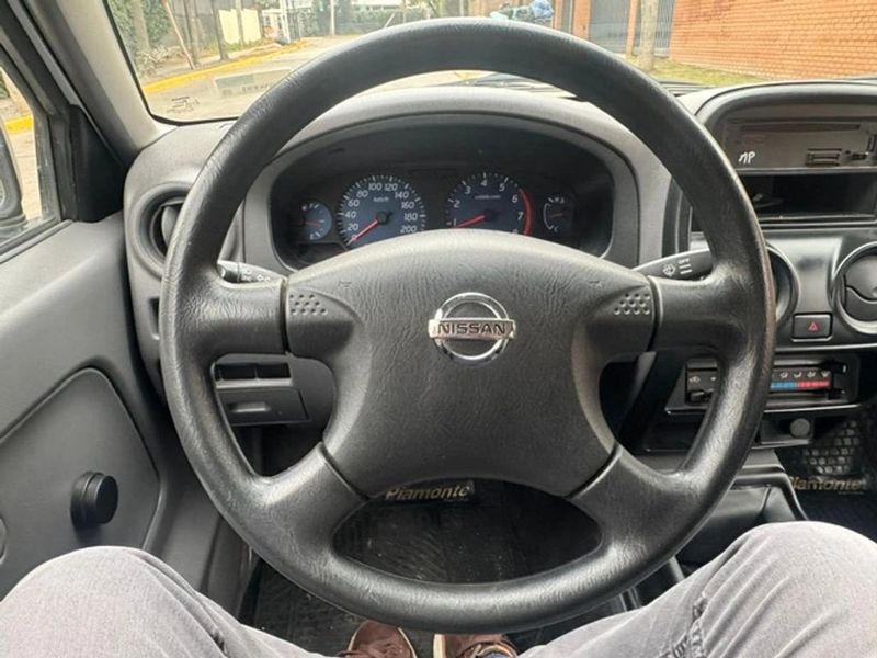 Nissan Terrano — foto 18 de 19