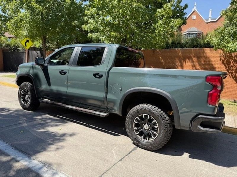 Chevrolet Silverado — foto 19 de 29