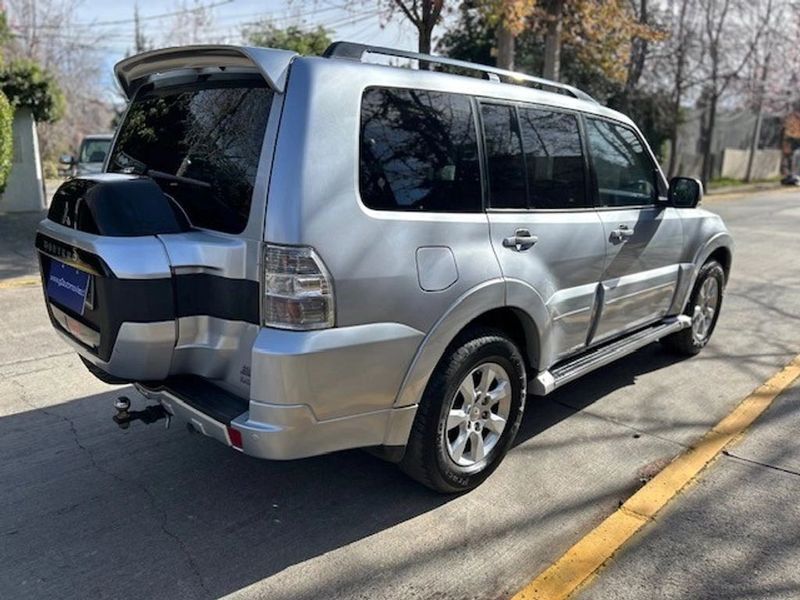 Mitsubishi Montero — foto 3 de 19