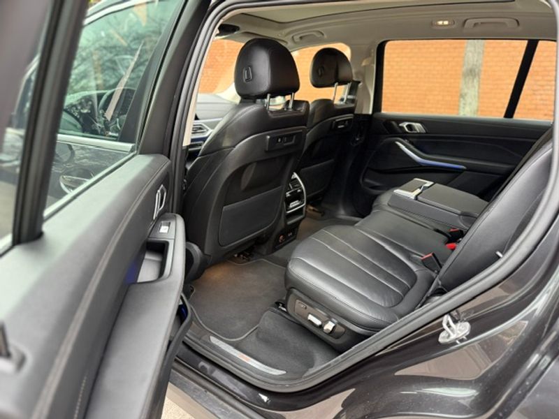 BMW X7 — foto 15 de 28