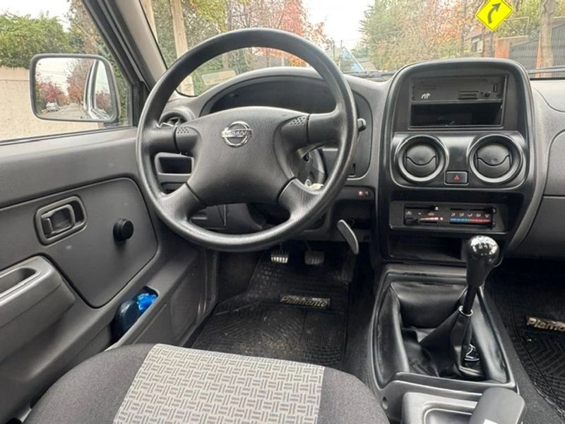 Nissan Terrano — foto 16 de 19