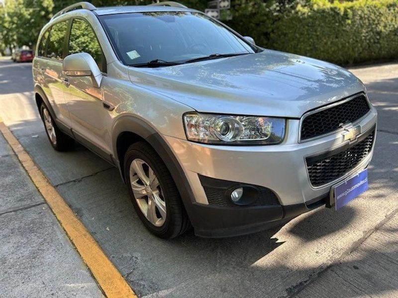 Chevrolet Captiva — foto 1 de 25