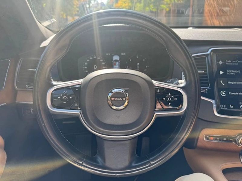 Volvo Xc90 — foto 23 de 25