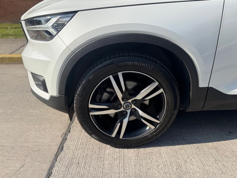 Volvo Xc40 — foto 36 de 39