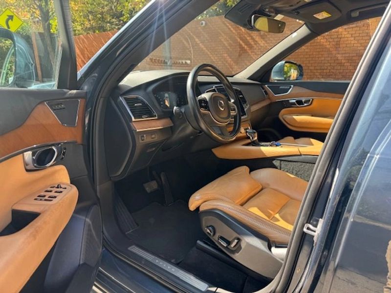 Volvo Xc90 — foto 15 de 25