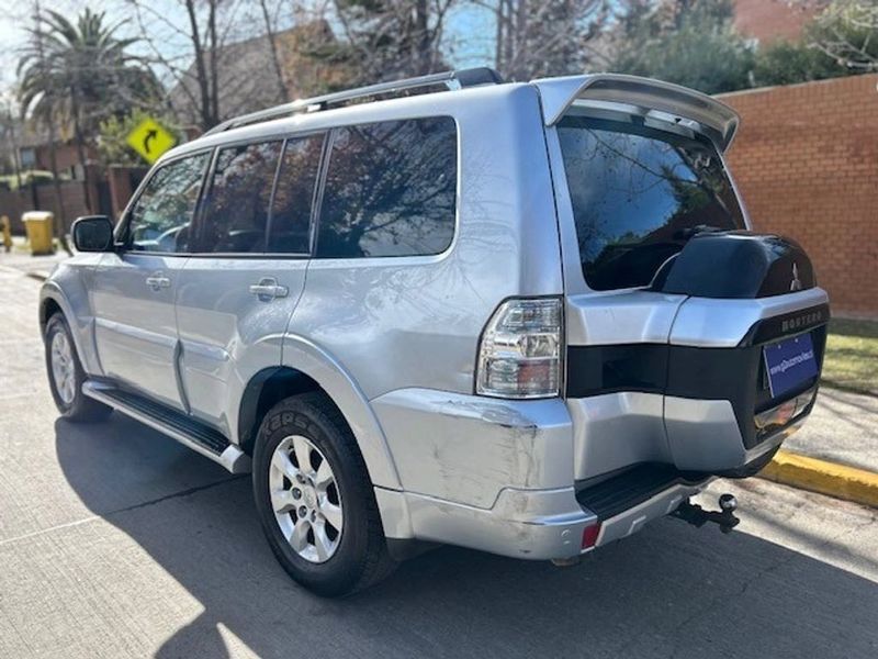 Mitsubishi Montero — foto 5 de 19