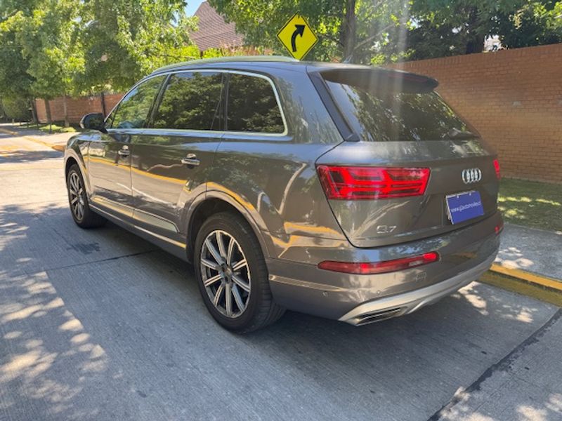 Audi Q7 — foto 16 de 33