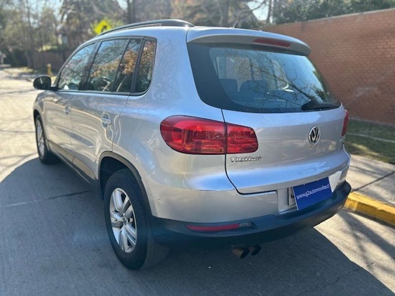 Volkswagen Tiguan — foto 5 de 23