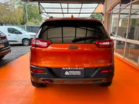 Jeep Cherokee — foto 6 de 10