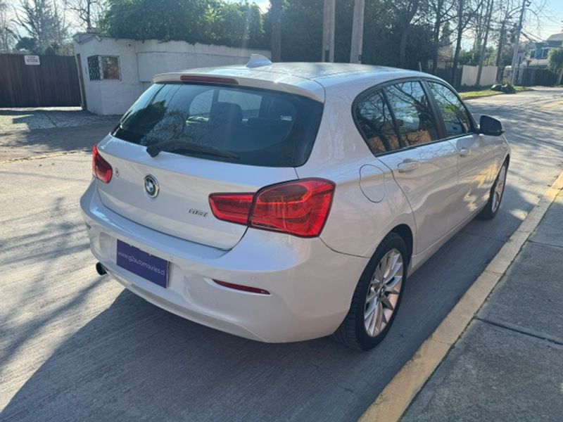 BMW 118 — foto 13 de 31