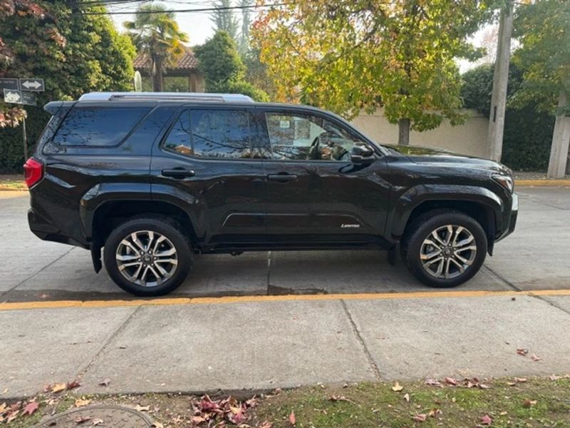 Toyota 4Runner — foto 4 de 24