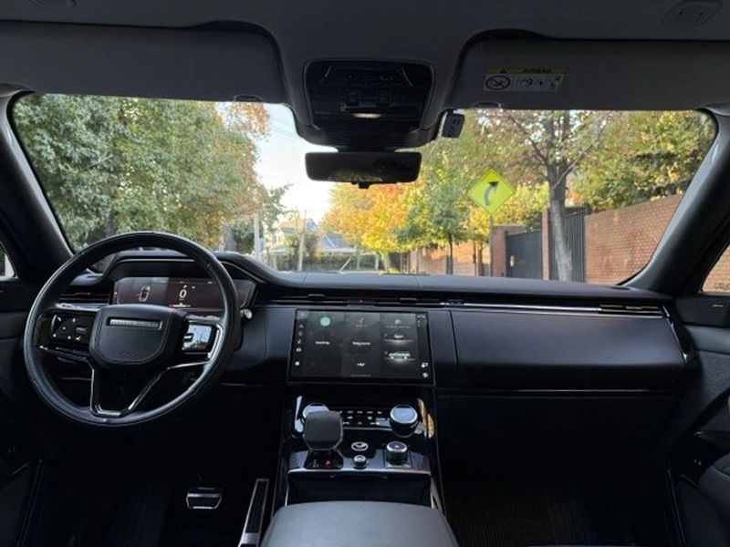 Land Rover Range Rover — foto 8 de 29