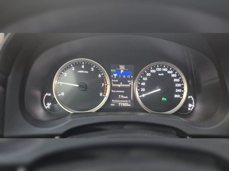 Lexus Is350 — foto 20 de 25