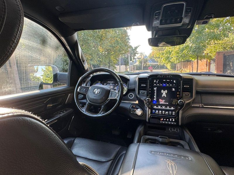 RAM 1500 — foto 18 de 26