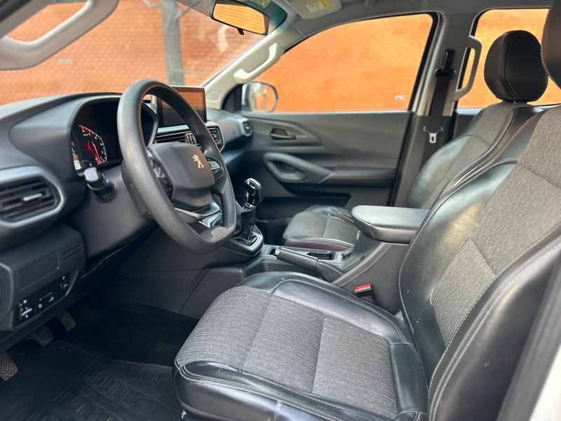 Peugeot Landtrek — foto 9 de 15