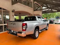 Mitsubishi L200 — foto 7 de 10