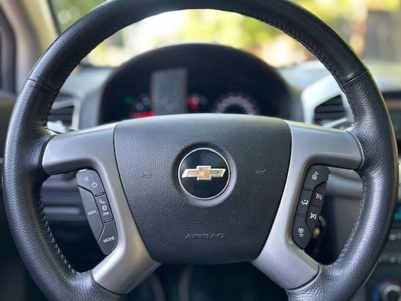 Chevrolet Captiva — foto 12 de 25