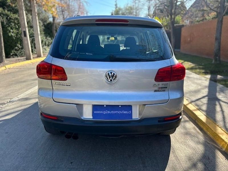Volkswagen Tiguan — foto 4 de 23