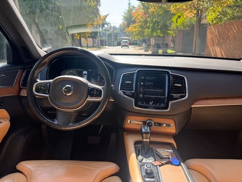 Volvo Xc90 — foto 22 de 25