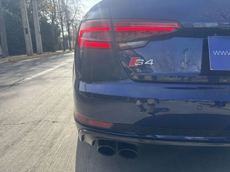 Audi S4 — foto 22 de 29