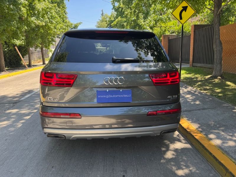 Audi Q7 — foto 13 de 33