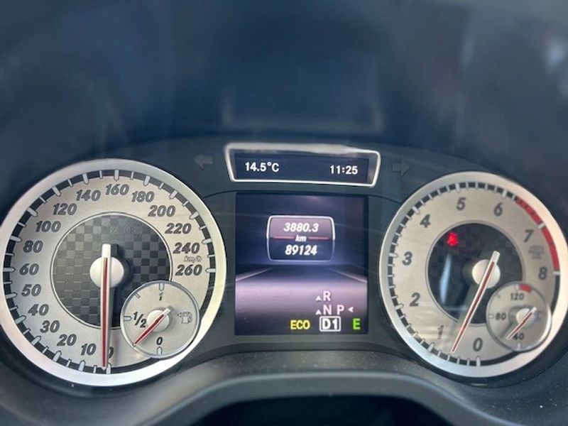 Mercedes-Benz A200 — foto 17 de 20