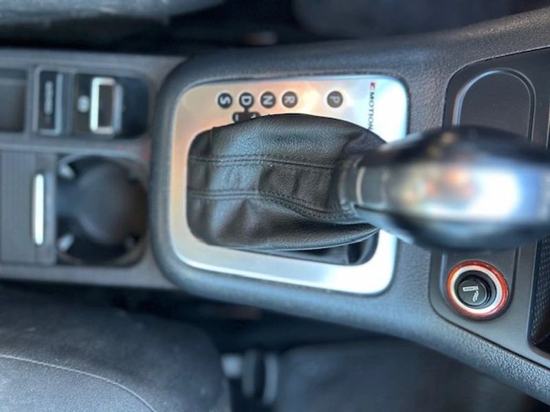 Volkswagen Tiguan — foto 17 de 23