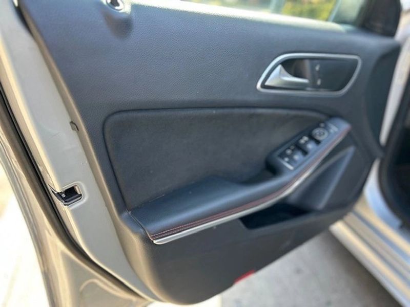 Mercedes-Benz A200 — foto 13 de 20