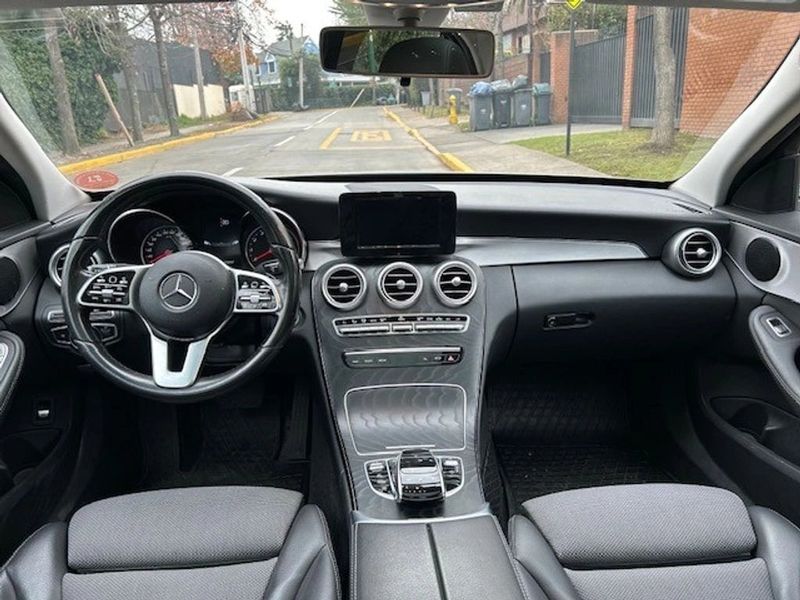 Mercedes-Benz C200 — foto 9 de 20