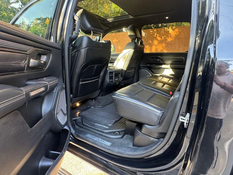 RAM 1500 — foto 16 de 26