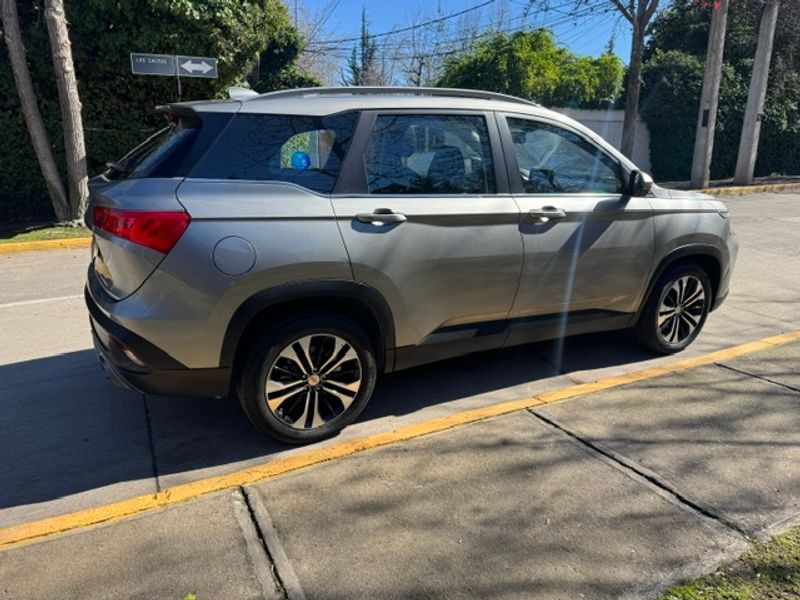 Chevrolet Captiva — foto 9 de 28