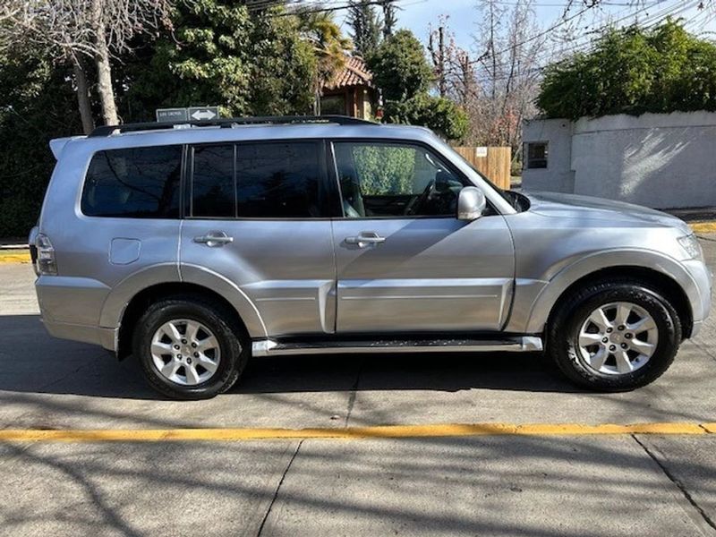 Mitsubishi Montero — foto 2 de 19
