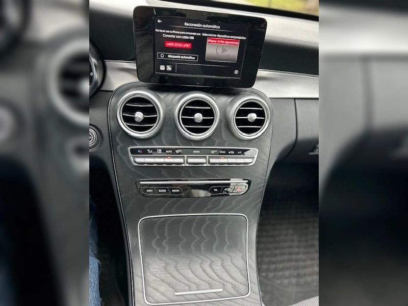 Mercedes-Benz C200 — foto 18 de 20
