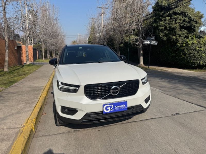 Volvo Xc40 — foto 11 de 39